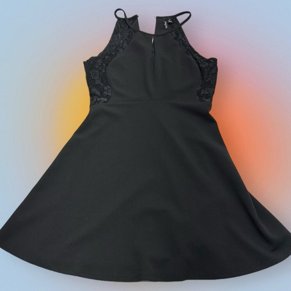 SPEECHLESS Women’s 11 (juniors) Black Simple Dress